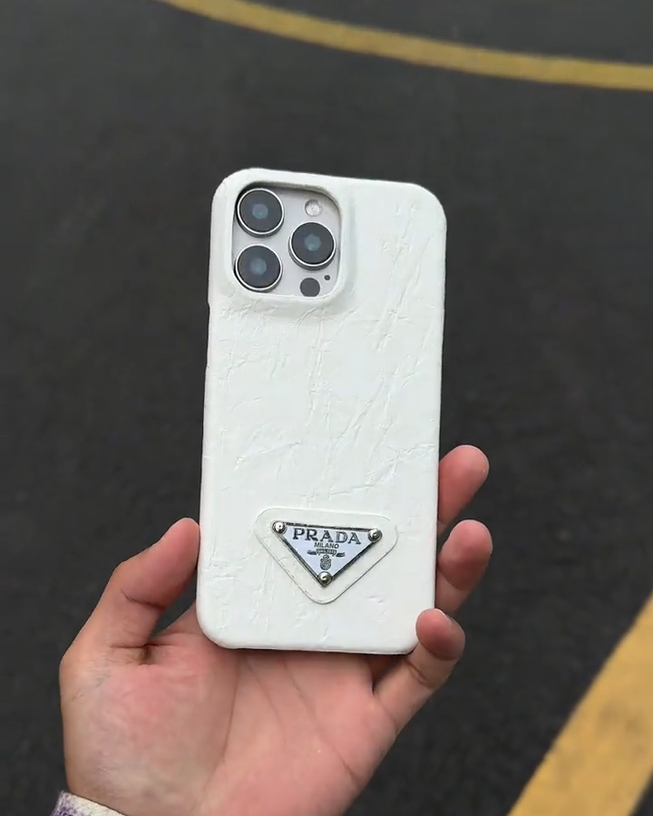 普拉達金屬立標皮質半包手機殼-ZUIHANG SHOP